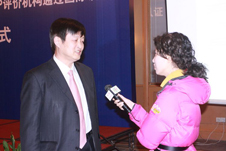 世界杯官方指定合作网站副总裁、沈阳院院长李彬接受媒体采访。